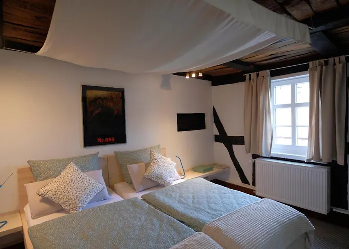 Beim Bildhauer Karl F *